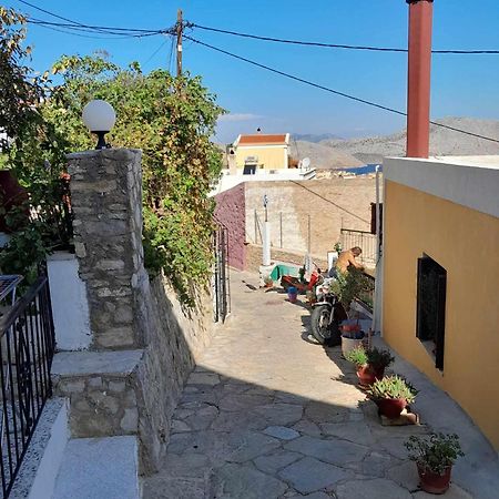 "Aris" Sevasti Symi Studios Exteriér fotografie