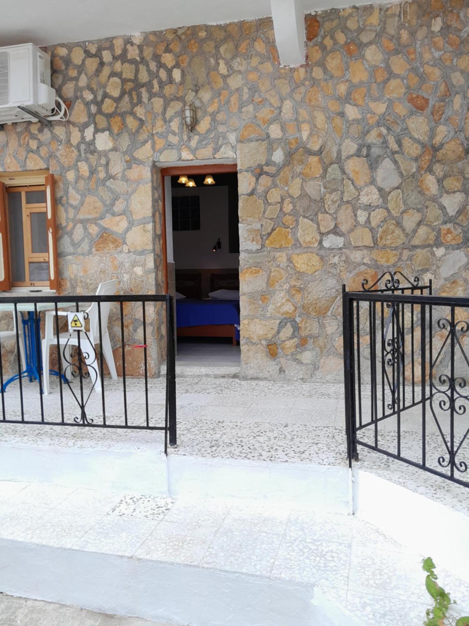 "Aris" Sevasti Symi Studios Exteriér fotografie